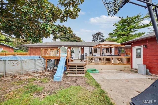 101 Sunset Drive, Hazelwood, MO 63042