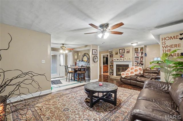 101 Sunset Drive, Hazelwood, MO 63042