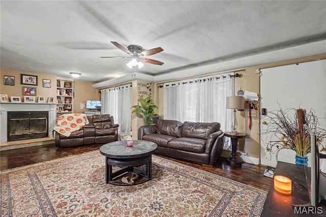 101 Sunset Drive, Hazelwood, MO 63042