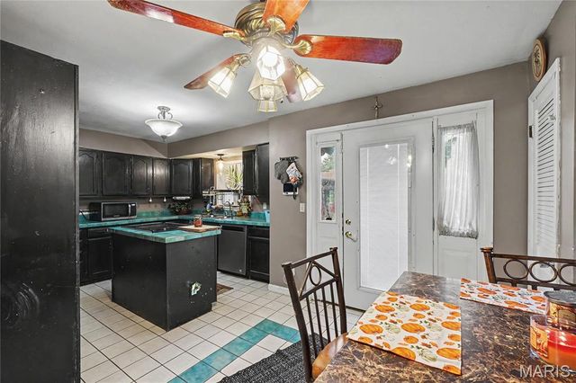 101 Sunset Drive, Hazelwood, MO 63042