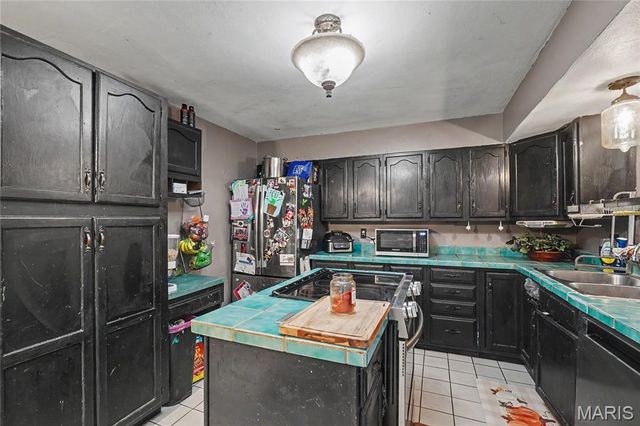 101 Sunset Drive, Hazelwood, MO 63042