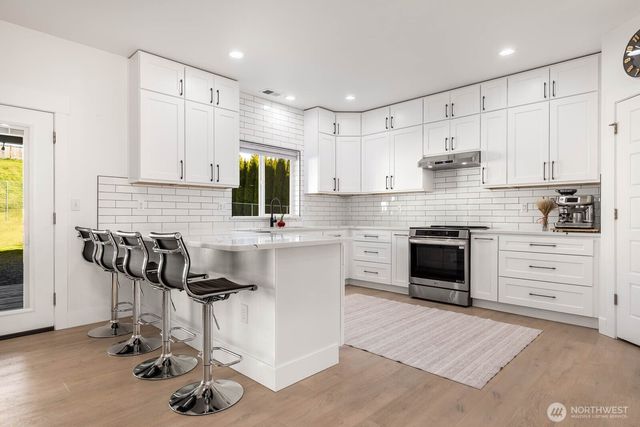 17505 38th Ave Ct E, Tacoma, WA 98446