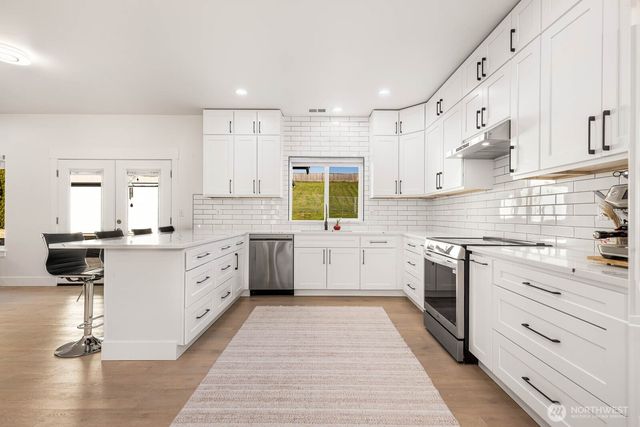 17505 38th Ave Ct E, Tacoma, WA 98446