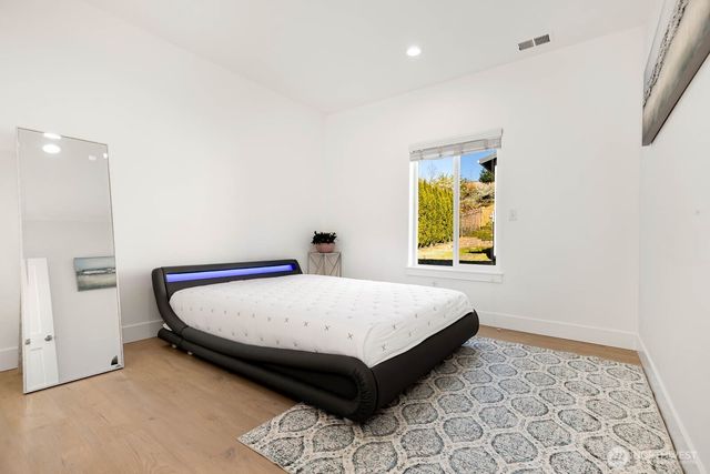 17505 38th Ave Ct E, Tacoma, WA 98446