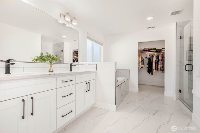 17505 38th Ave Ct E, Tacoma, WA 98446