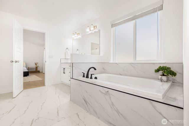 17505 38th Ave Ct E, Tacoma, WA 98446