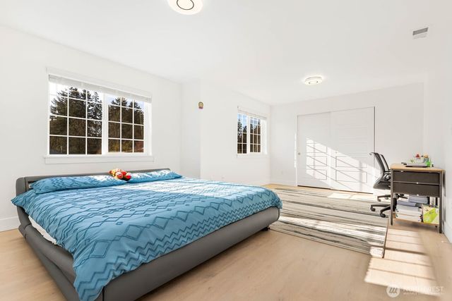 17505 38th Ave Ct E, Tacoma, WA 98446