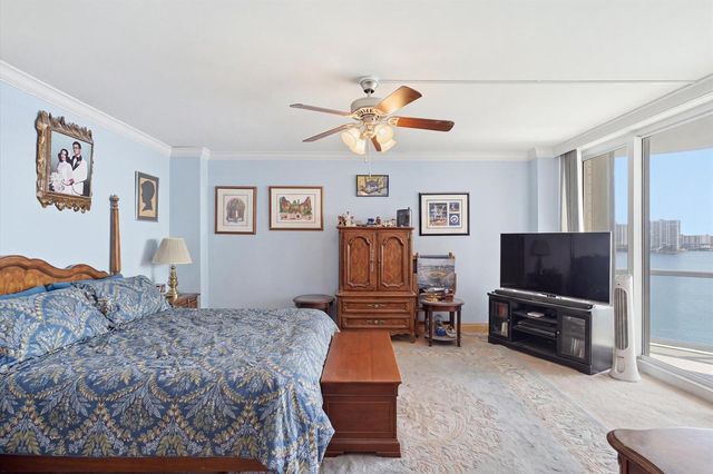 7000 W Island Boulevard 907, Aventura, FL 33160
