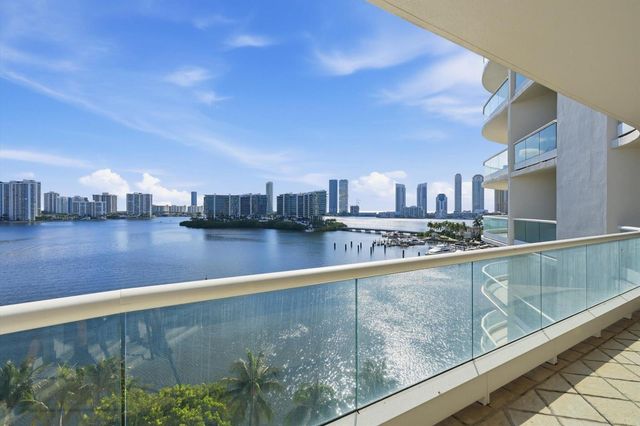 7000 W Island Boulevard 907, Aventura, FL 33160