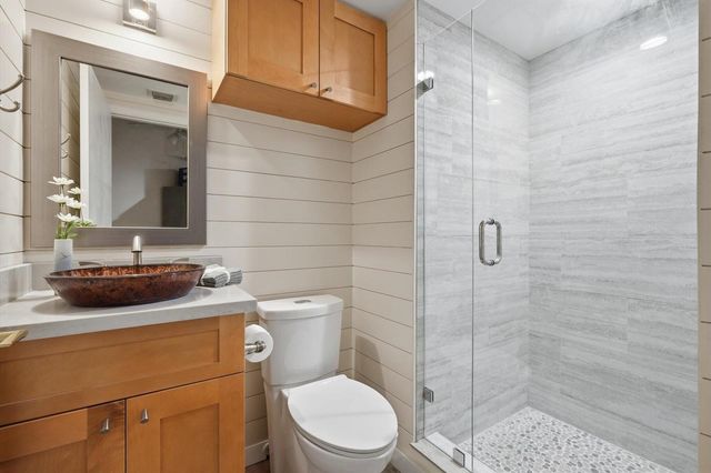 7000 W Island Boulevard 907, Aventura, FL 33160