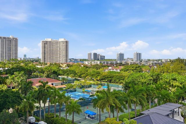 7000 W Island Boulevard 907, Aventura, FL 33160