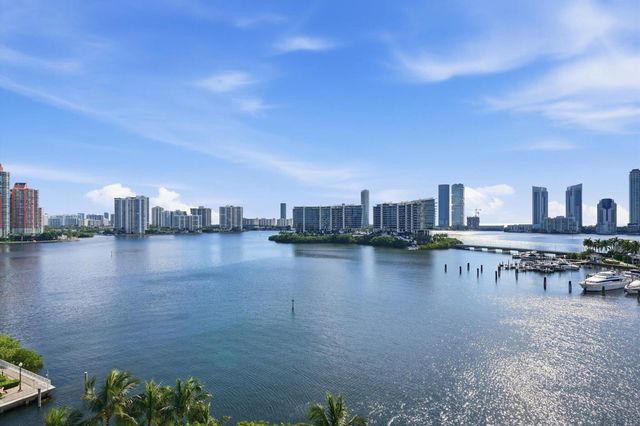 7000 W Island Boulevard 907, Aventura, FL 33160