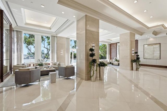 7000 W Island Boulevard 907, Aventura, FL 33160