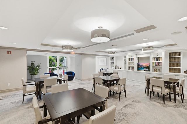 7000 W Island Boulevard 907, Aventura, FL 33160