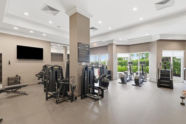 7000 W Island Boulevard 907, Aventura, FL 33160