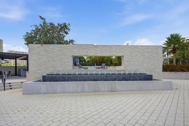 7000 W Island Boulevard 907, Aventura, FL 33160