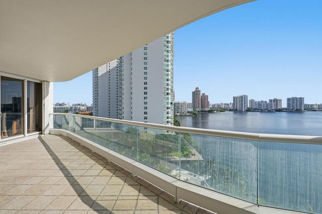 7000 W Island Boulevard 907, Aventura, FL 33160