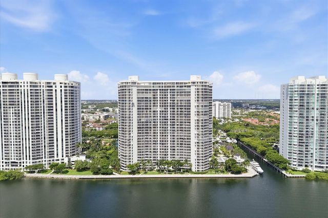 7000 W Island Boulevard 907, Aventura, FL 33160