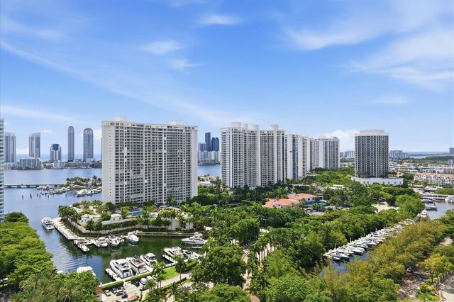 7000 W Island Boulevard 907, Aventura, FL 33160