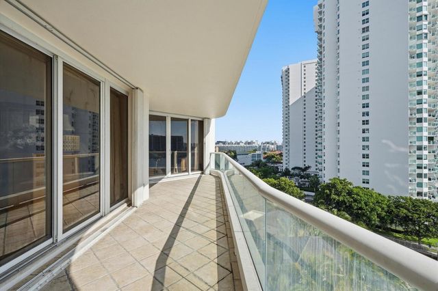 7000 W Island Boulevard 907, Aventura, FL 33160