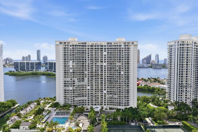 7000 W Island Boulevard 907, Aventura, FL 33160