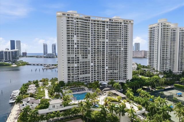 7000 W Island Boulevard 907, Aventura, FL 33160