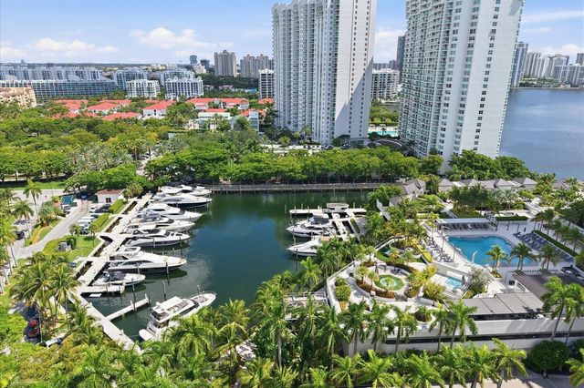 7000 W Island Boulevard 907, Aventura, FL 33160