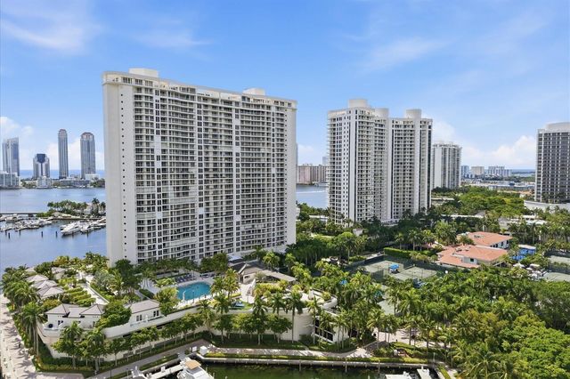 7000 W Island Boulevard 907, Aventura, FL 33160