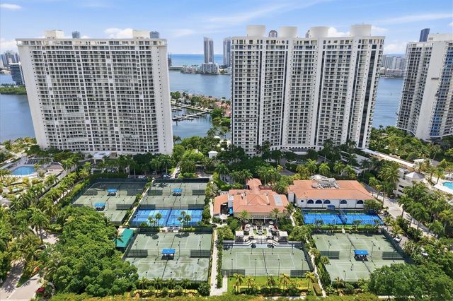 7000 W Island Boulevard 907, Aventura, FL 33160