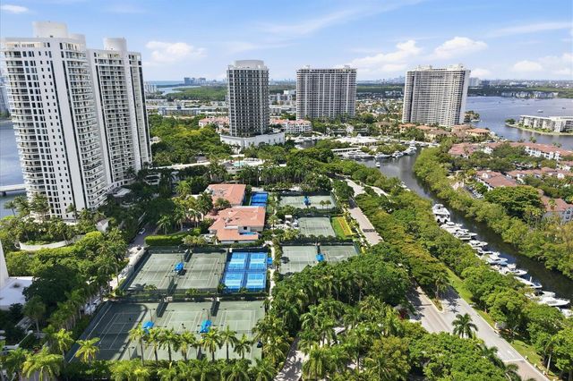 7000 W Island Boulevard 907, Aventura, FL 33160
