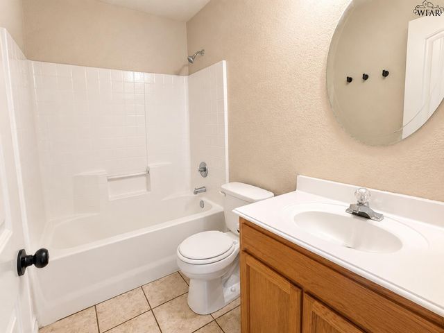 1219 NEWMAN AVENUE, Iowa Park, TX 76367