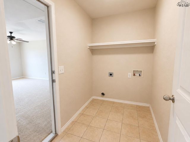 1219 NEWMAN AVENUE, Iowa Park, TX 76367