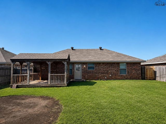 1219 NEWMAN AVENUE, Iowa Park, TX 76367