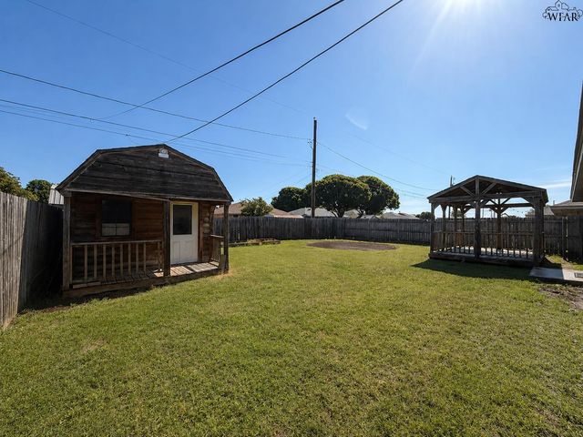 1219 NEWMAN AVENUE, Iowa Park, TX 76367