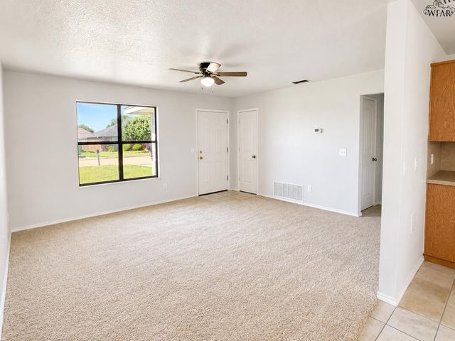 1219 NEWMAN AVENUE, Iowa Park, TX 76367