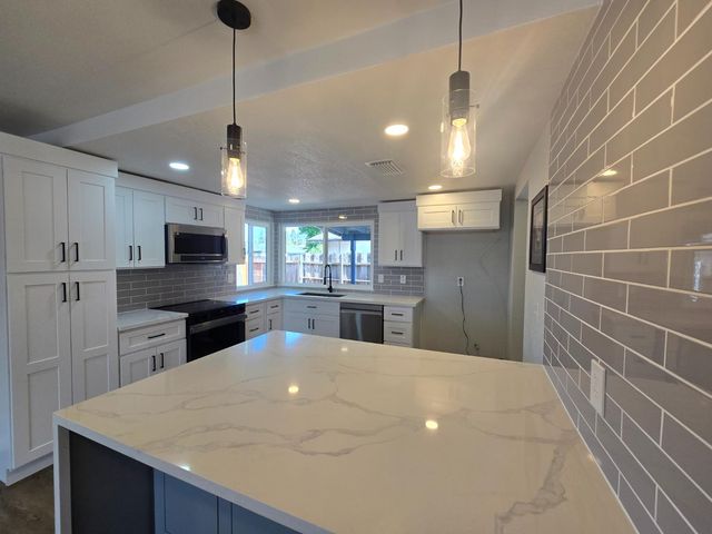 1500 Kirkland Ct, Modesto, CA 95356