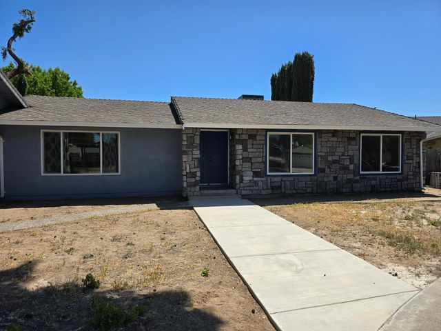 1500 Kirkland Ct, Modesto, CA 95356