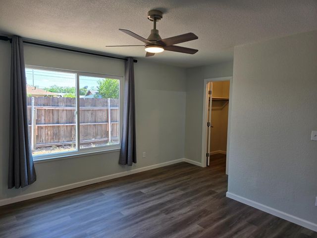 1500 Kirkland Ct, Modesto, CA 95356