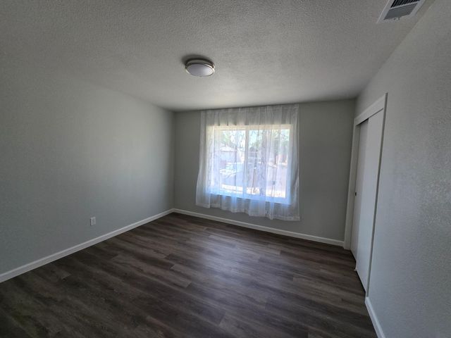 1500 Kirkland Ct, Modesto, CA 95356
