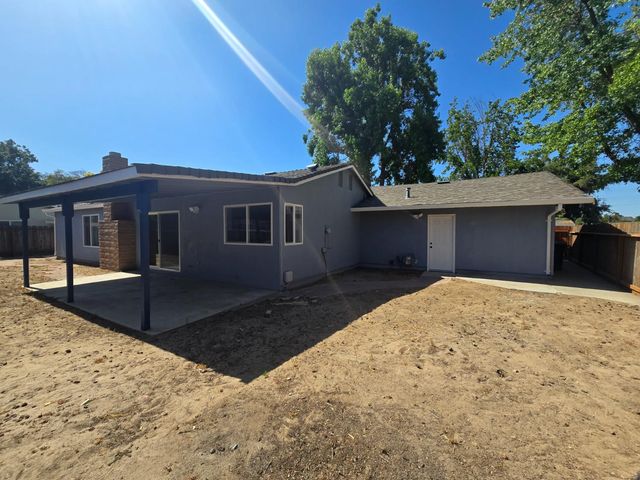 1500 Kirkland Ct, Modesto, CA 95356