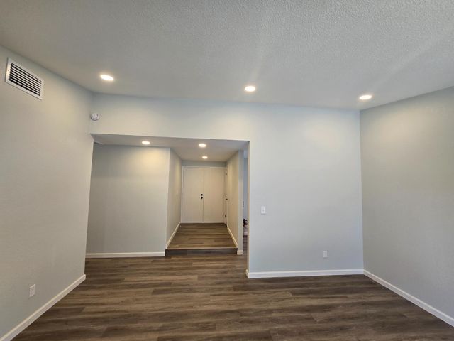 1500 Kirkland Ct, Modesto, CA 95356