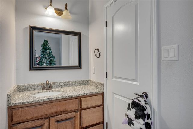 7513 S Lake Dr, Corpus Christi, TX 78414