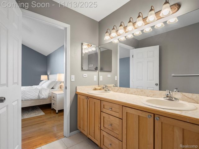 8249 Old Harbor, Grand Blanc, MI 48439