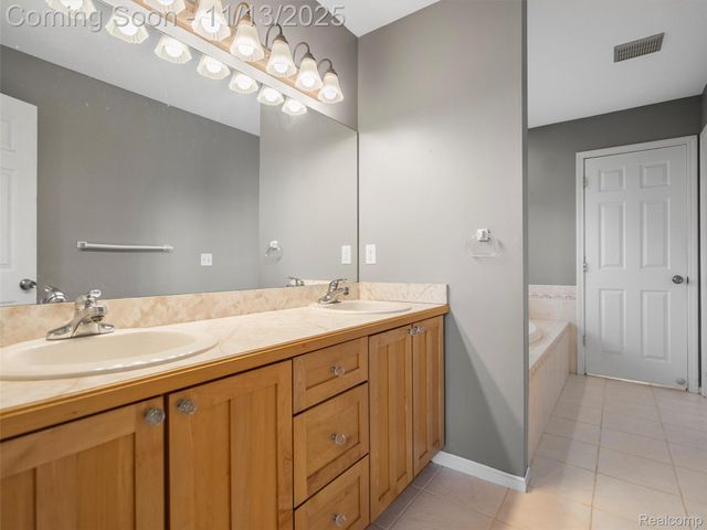 8249 Old Harbor, Grand Blanc, MI 48439