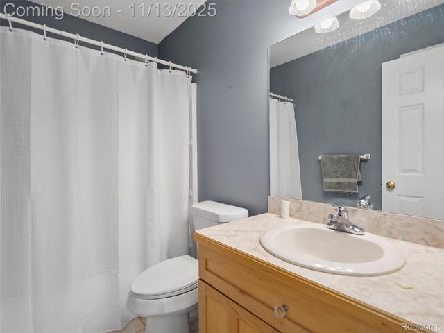 8249 Old Harbor, Grand Blanc, MI 48439