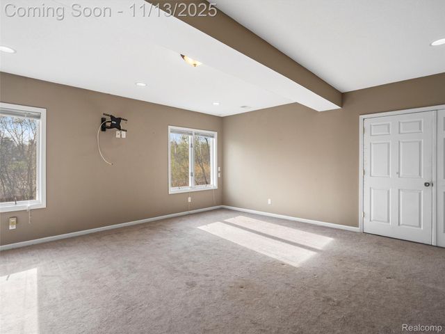 8249 Old Harbor, Grand Blanc, MI 48439