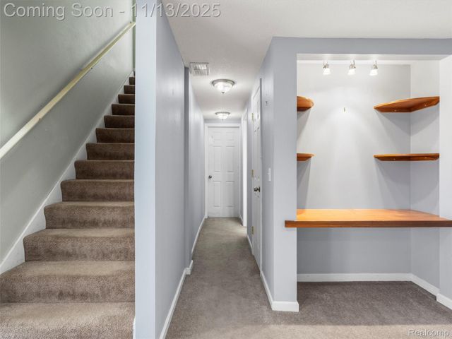 8249 Old Harbor, Grand Blanc, MI 48439