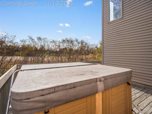 8249 Old Harbor, Grand Blanc, MI 48439