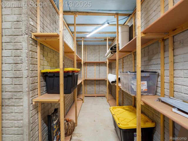 8249 Old Harbor, Grand Blanc, MI 48439