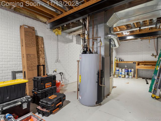 8249 Old Harbor, Grand Blanc, MI 48439